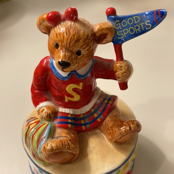 1994 Schmid Music Box Teddy Bear "Good sport” with pom pom - Picture 3 of 5